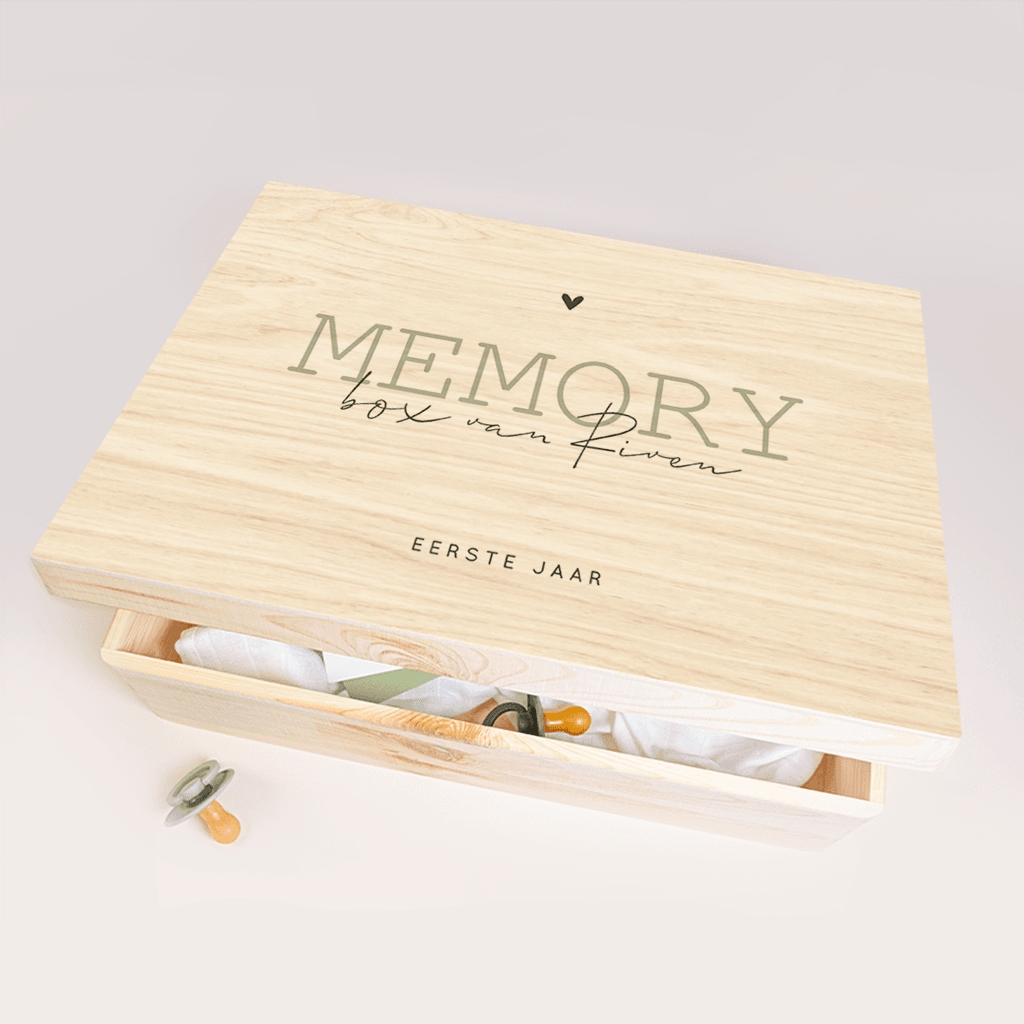 Memorybox baby met groene letters