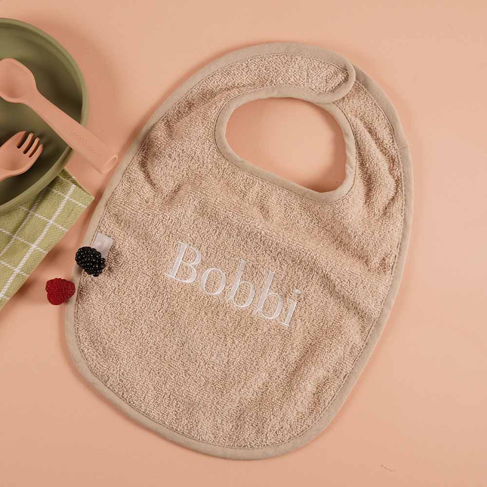 Slabbetje met naam van badstof en borduren