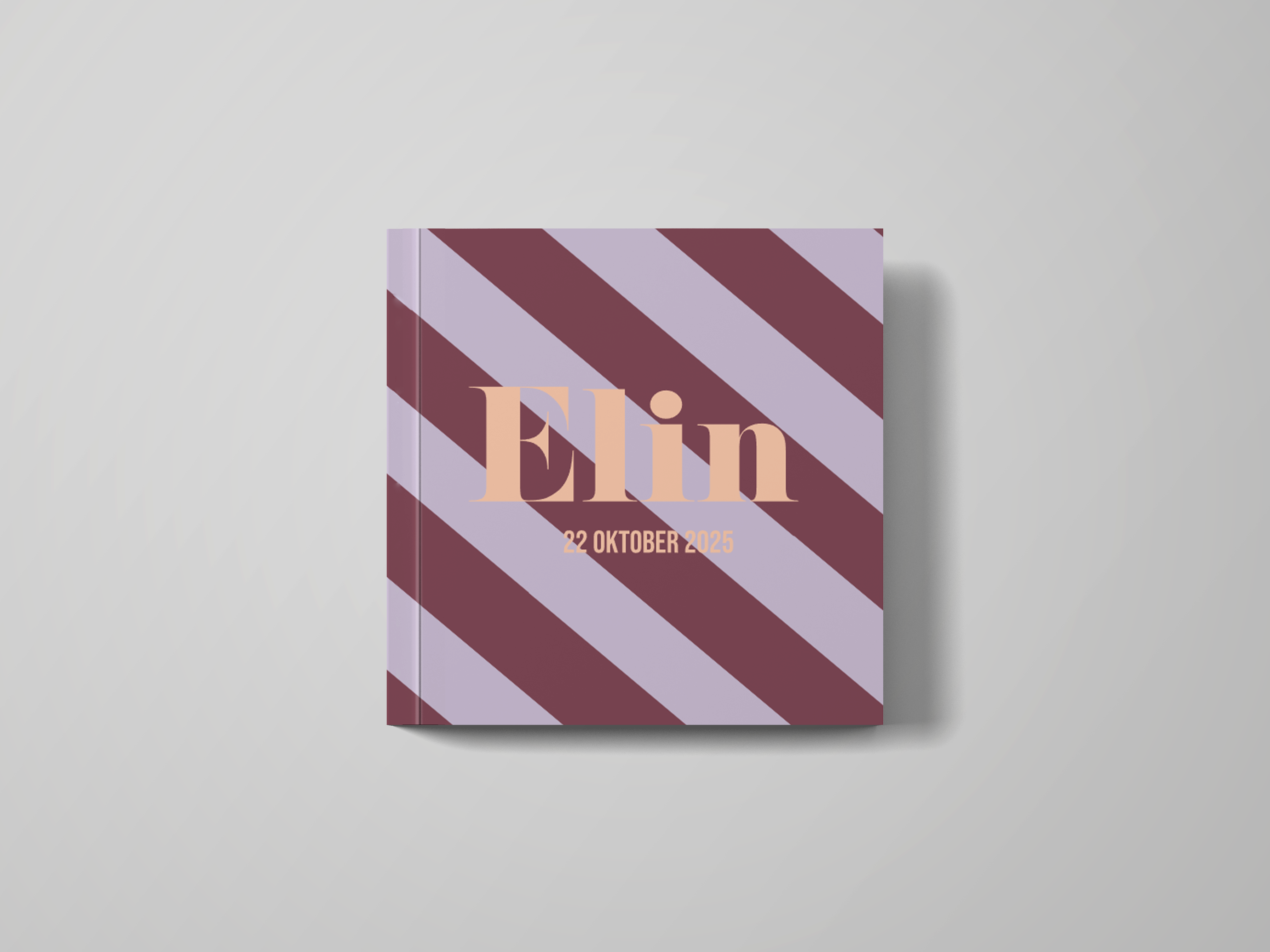 kraambezoekboek met strepen in aubergine en lila