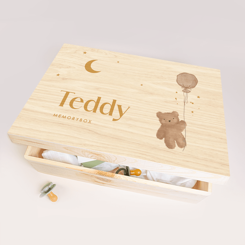 Memorybox baby met schattig beertje en ballon in de sterren