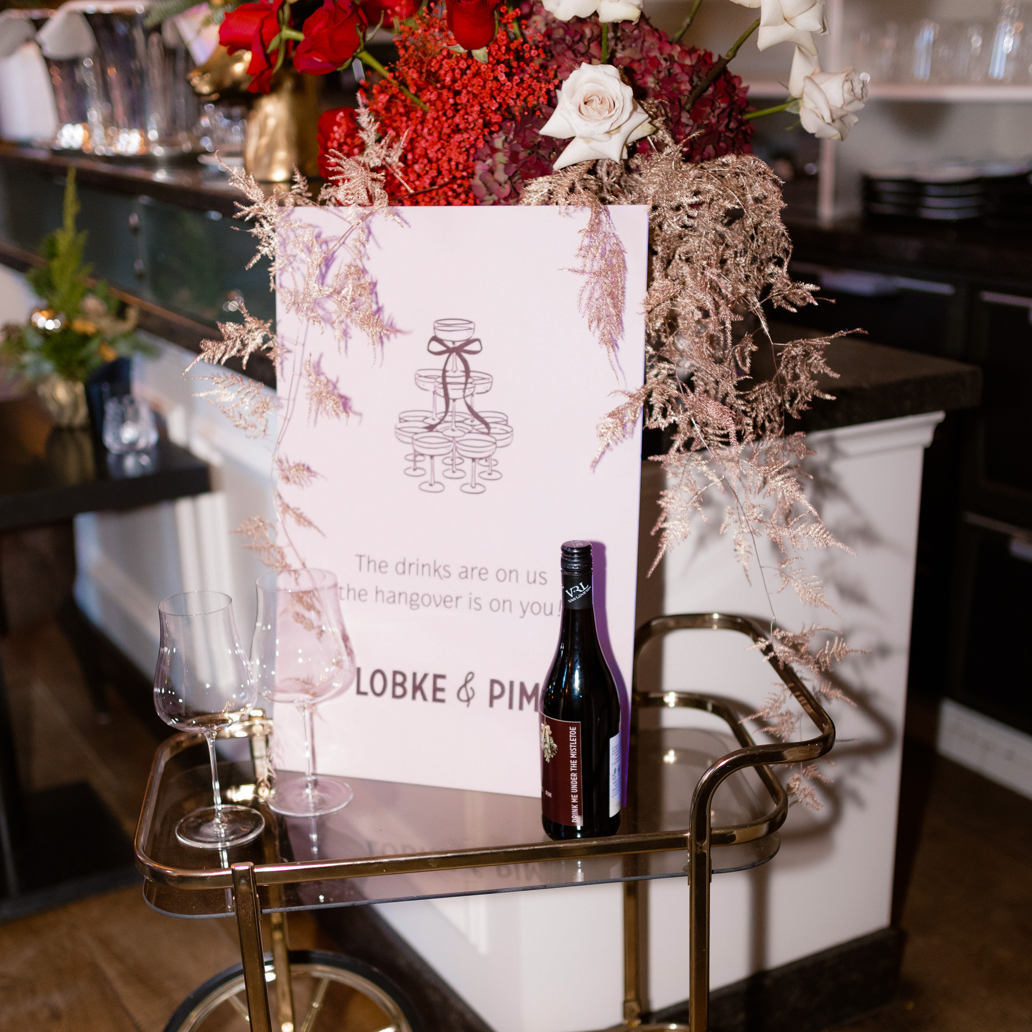 Bar bord roze bordeaux