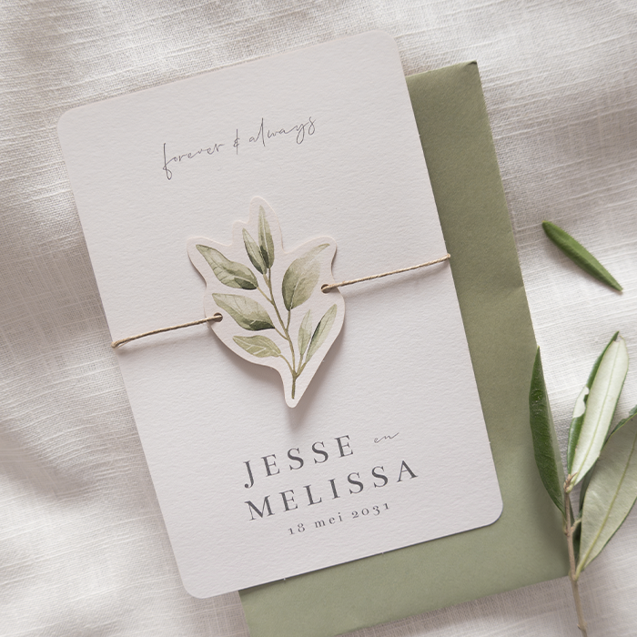 Mediterrane trouwkaart met label en olijftakje