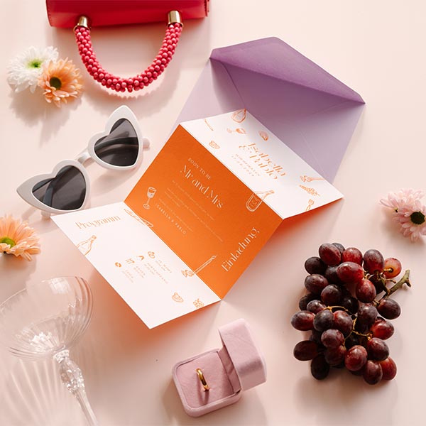 Sommerliche Doppel-Klappkarte mit handgezeichneten Illustrationen