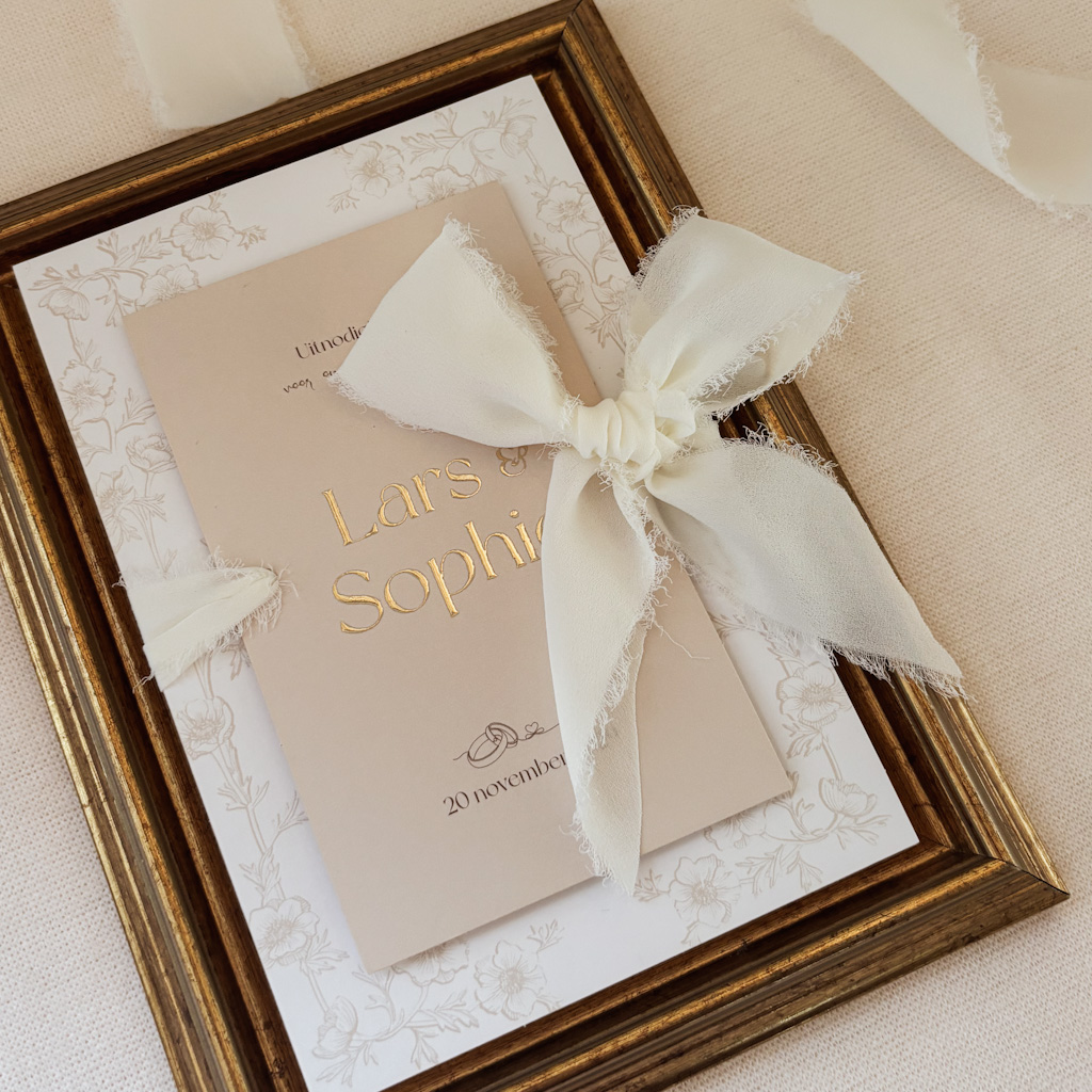 Prachtige trouwkaart met strik Soft Classic