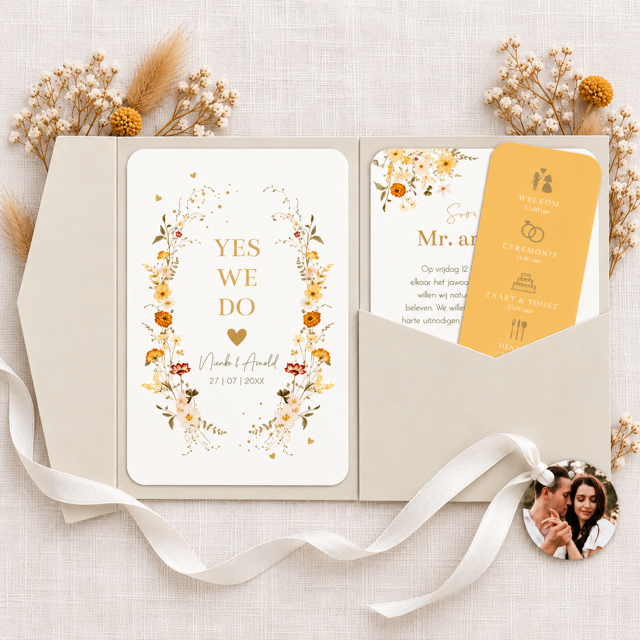 Pocketfold trouwkaart geel bloemen luxe goudfolie
