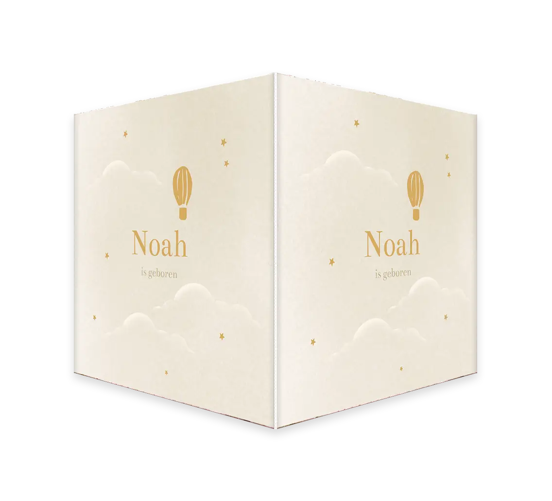 Raambord met luchtballon, wolken en sterren