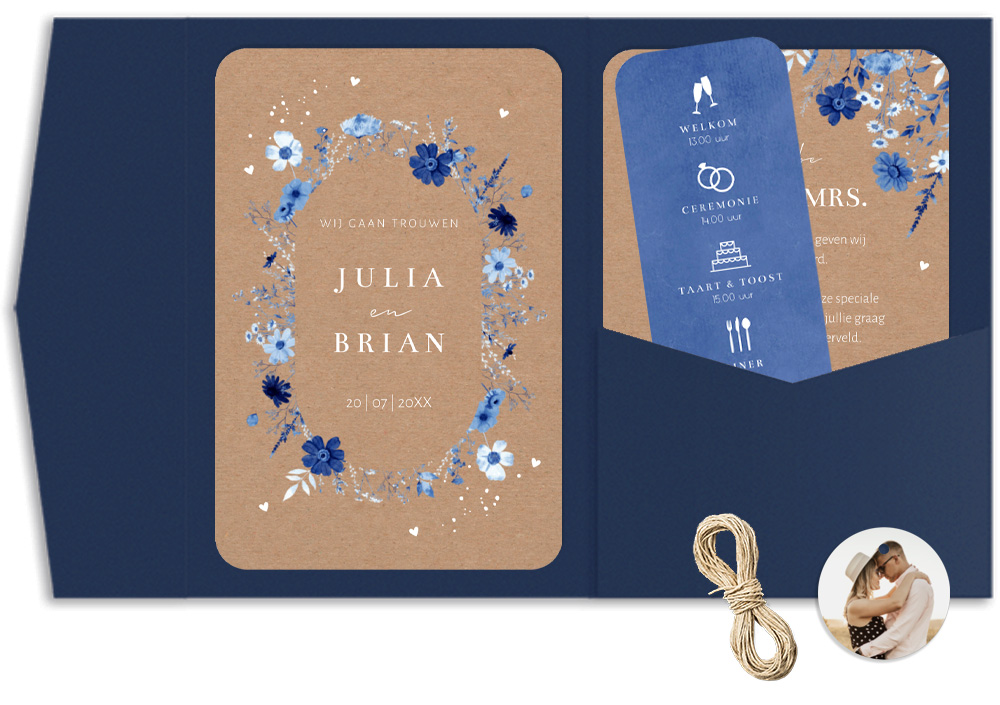 Pocketfold trouwkaart blauw bloemen blauw kraftlook bruin