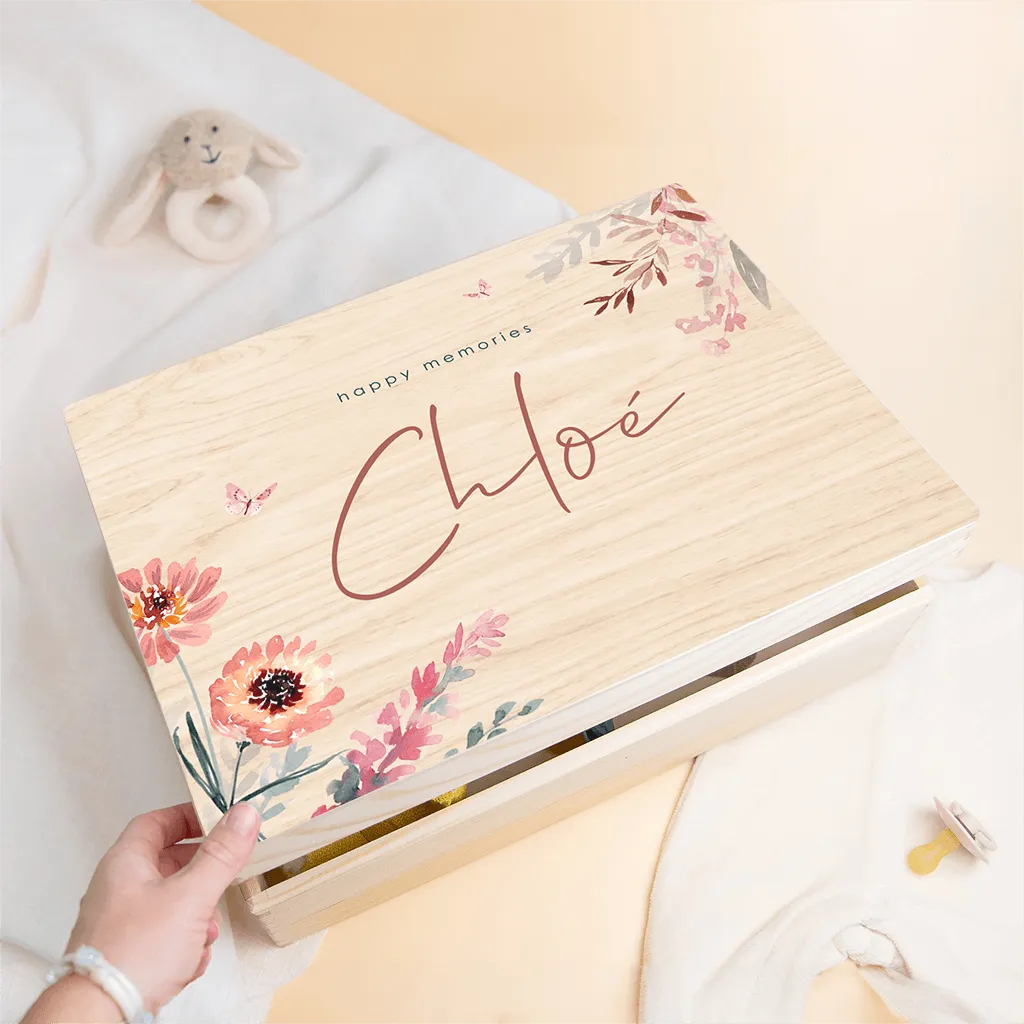 Erinnerungsbox für Mädchen mit Blumenprint auf dem Deckel