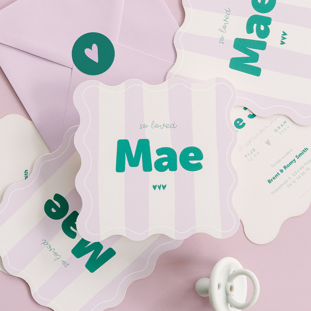 Geboortekaartje meisje trendy met strepen en golvende randen