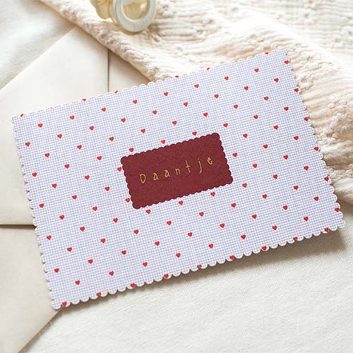 Geboortekaartje meisje lila ruitjes patroon hartjes