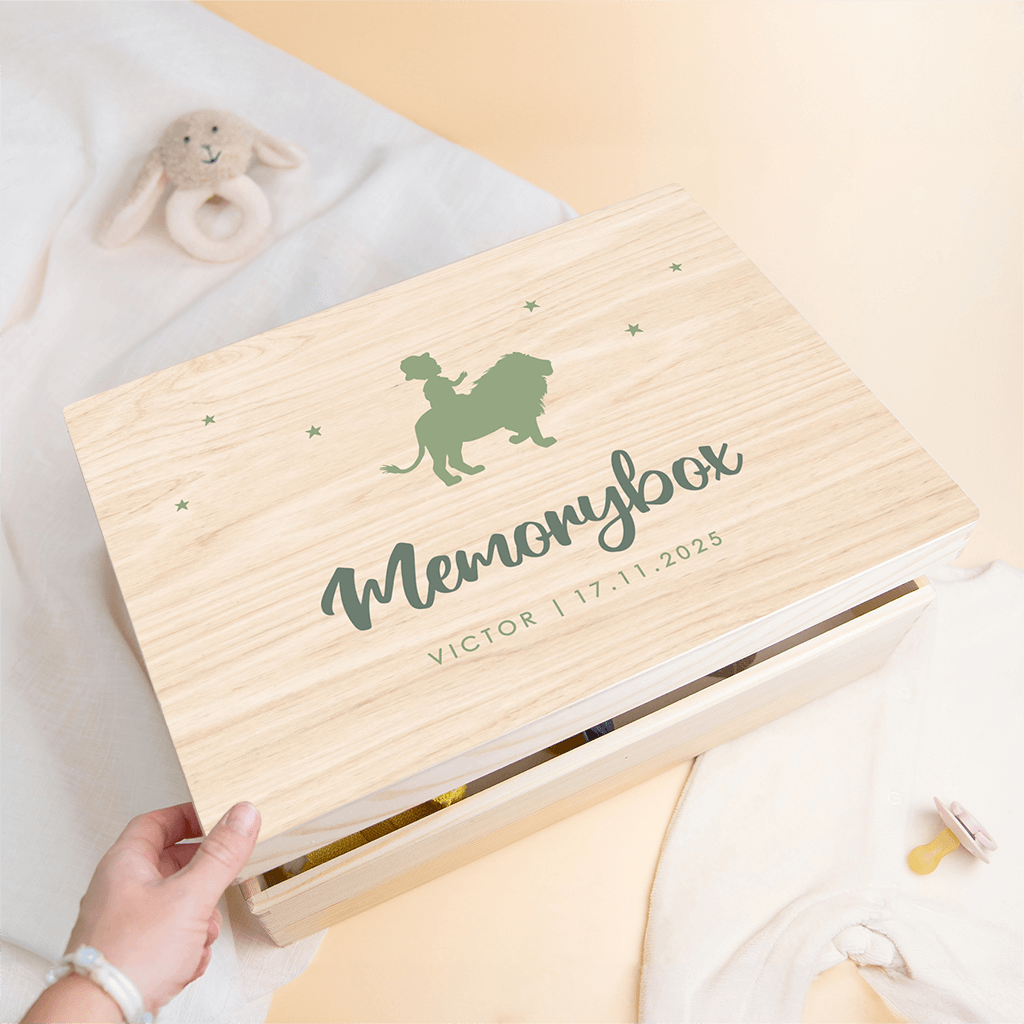 Houten bewaarkist silhouetje jongen op leeuw