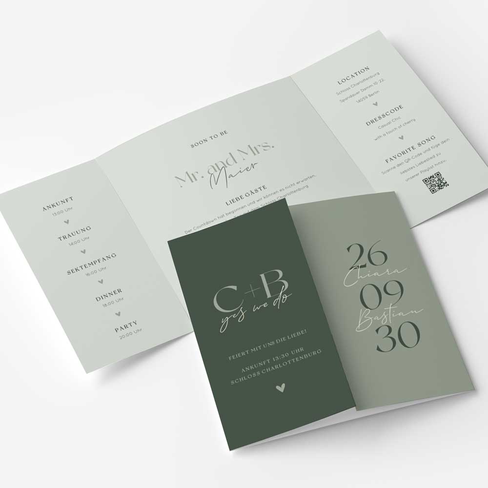 Stilvolle Hochzeitseinladung als Faltkarte in Grün mit Initialen und großem Datum