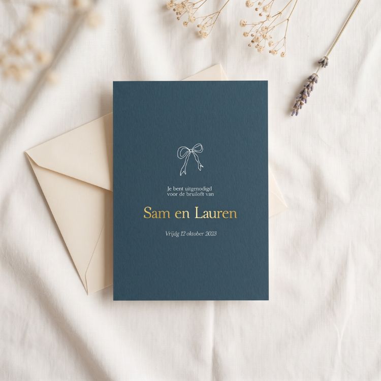 Trendy Save the Date blauw strik