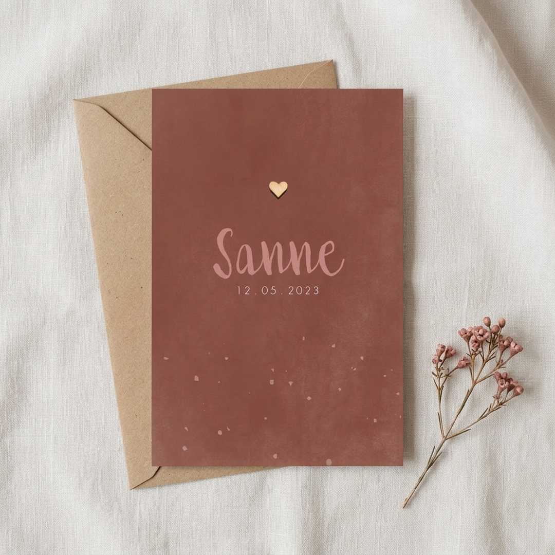 Geboortekaartje donker oudroze watercolor met houten hartje