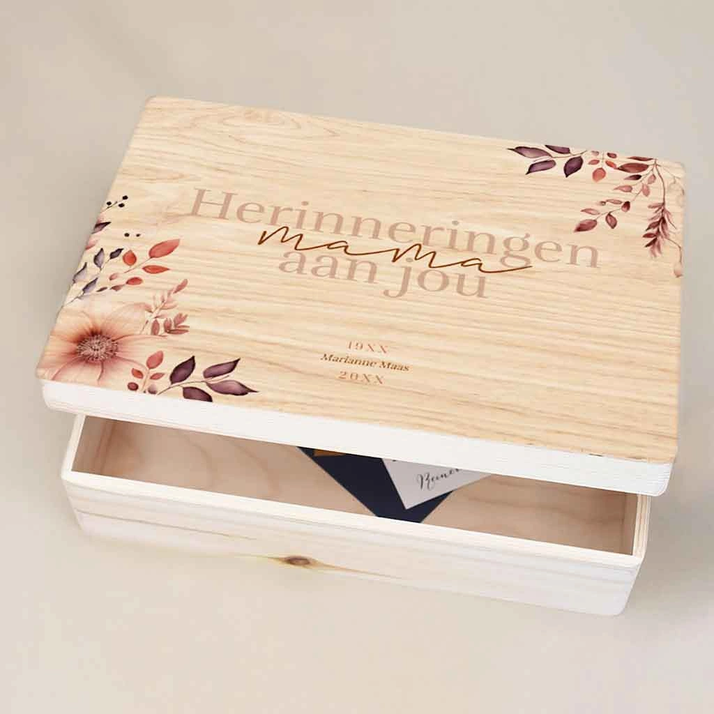 Memorybox in hout mama met naam voor dierbare herinneringen