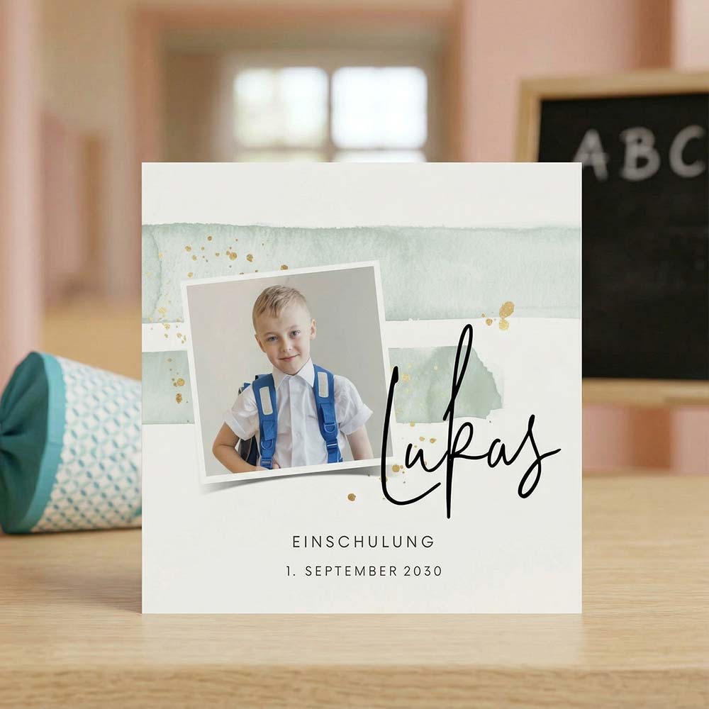 Einladung zur Einschulung mit Aquarell-Hintergrund in Grün mit Foto