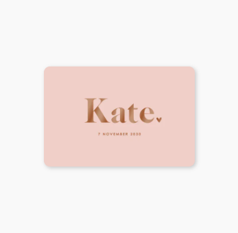 Minimalistisch roze geboortekaartje met hartje voor een meisje