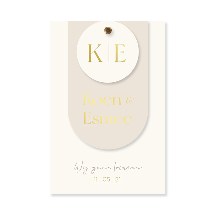 Klassieke trouwkaart met labels en monogram goudfolie