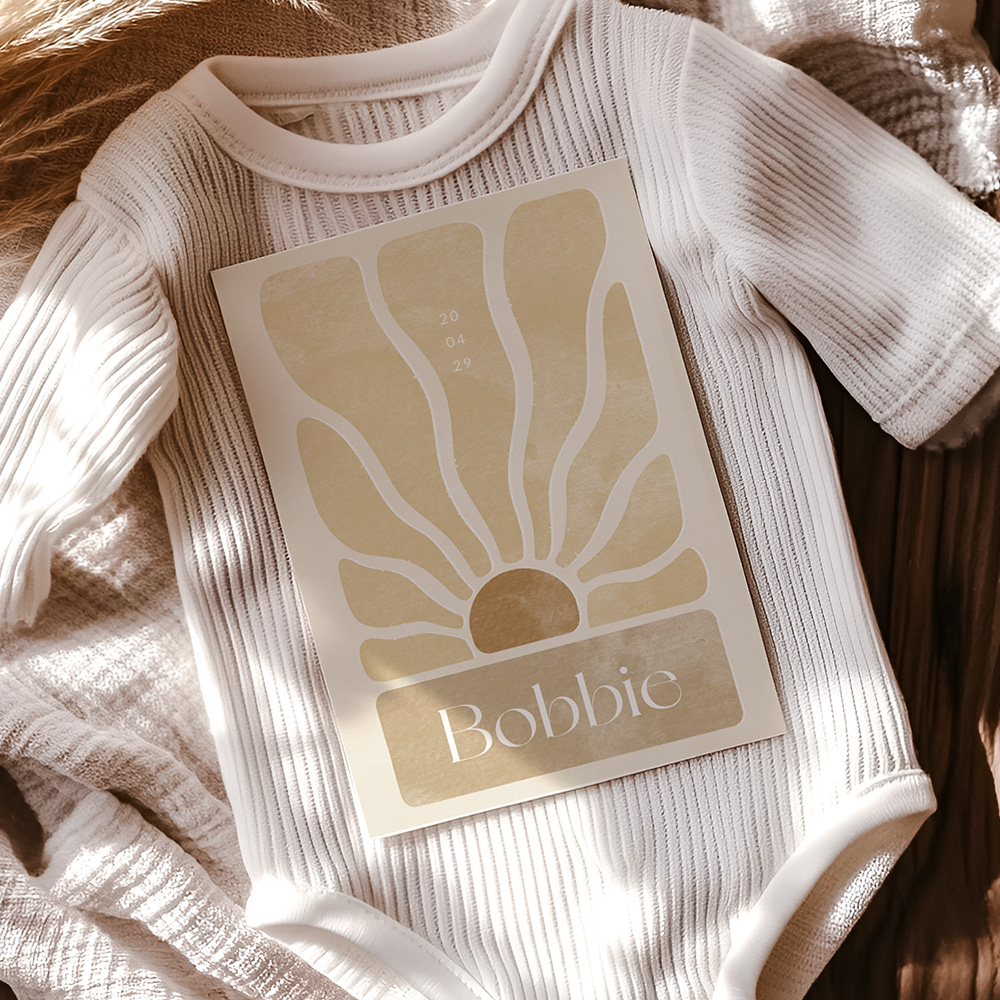 Zon geboortekaartje unisex met zonnestralen