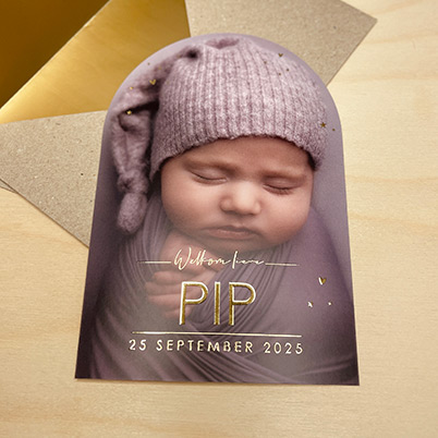 Geboortekaartje boogvorm met foto en goudfolie