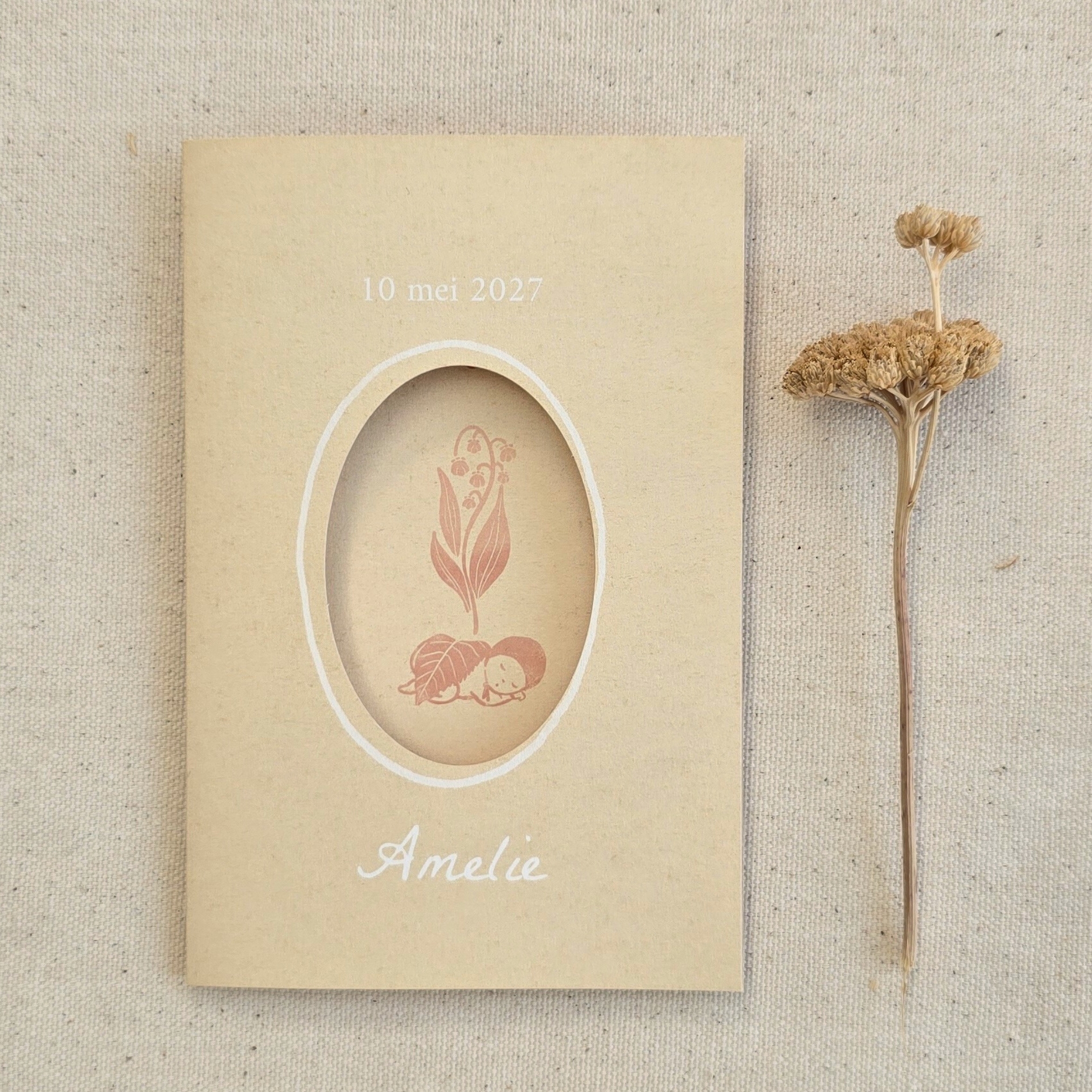 MEISJES GEBOORTEKAARTJE MET GEBOORTEBLOEM MEI MET DOORKIJK