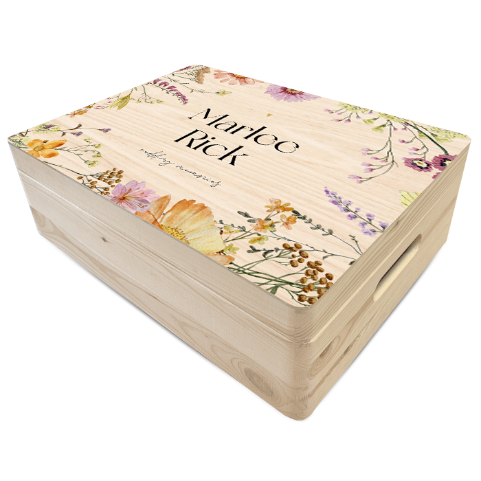 Bruiloft memorybox met kleurrijke veldbloemen