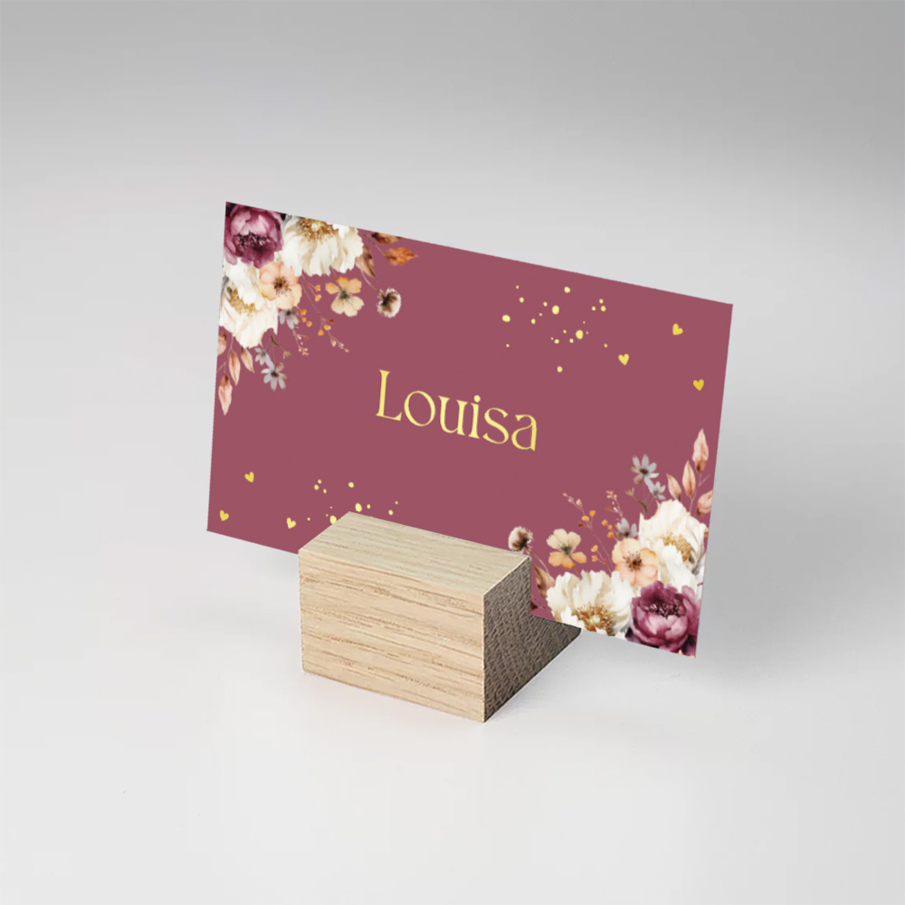 Naamkaartjes tafel bruiloft bloemen aubergine goudfolie