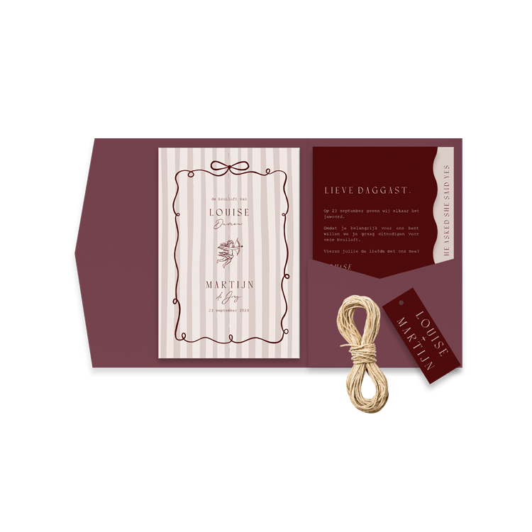 Rococo stijl pocketfold trouwkaart met berry red
