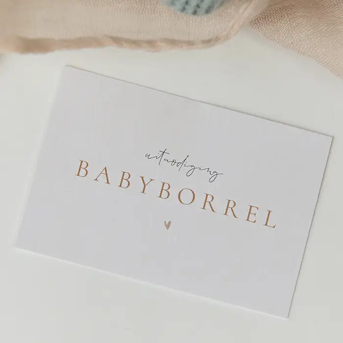 Babyborrel uitnodiging beige met hartje