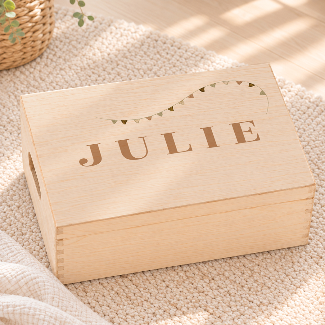 memorybox-geboorte-hout-naam-vlaggen