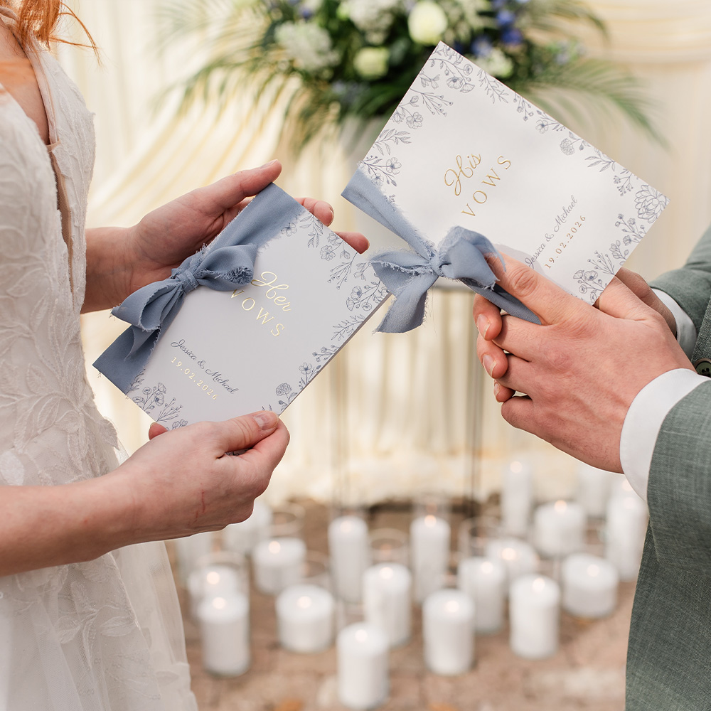 Geloftenboekje bruiloft klassiek bloemen blauw her vows