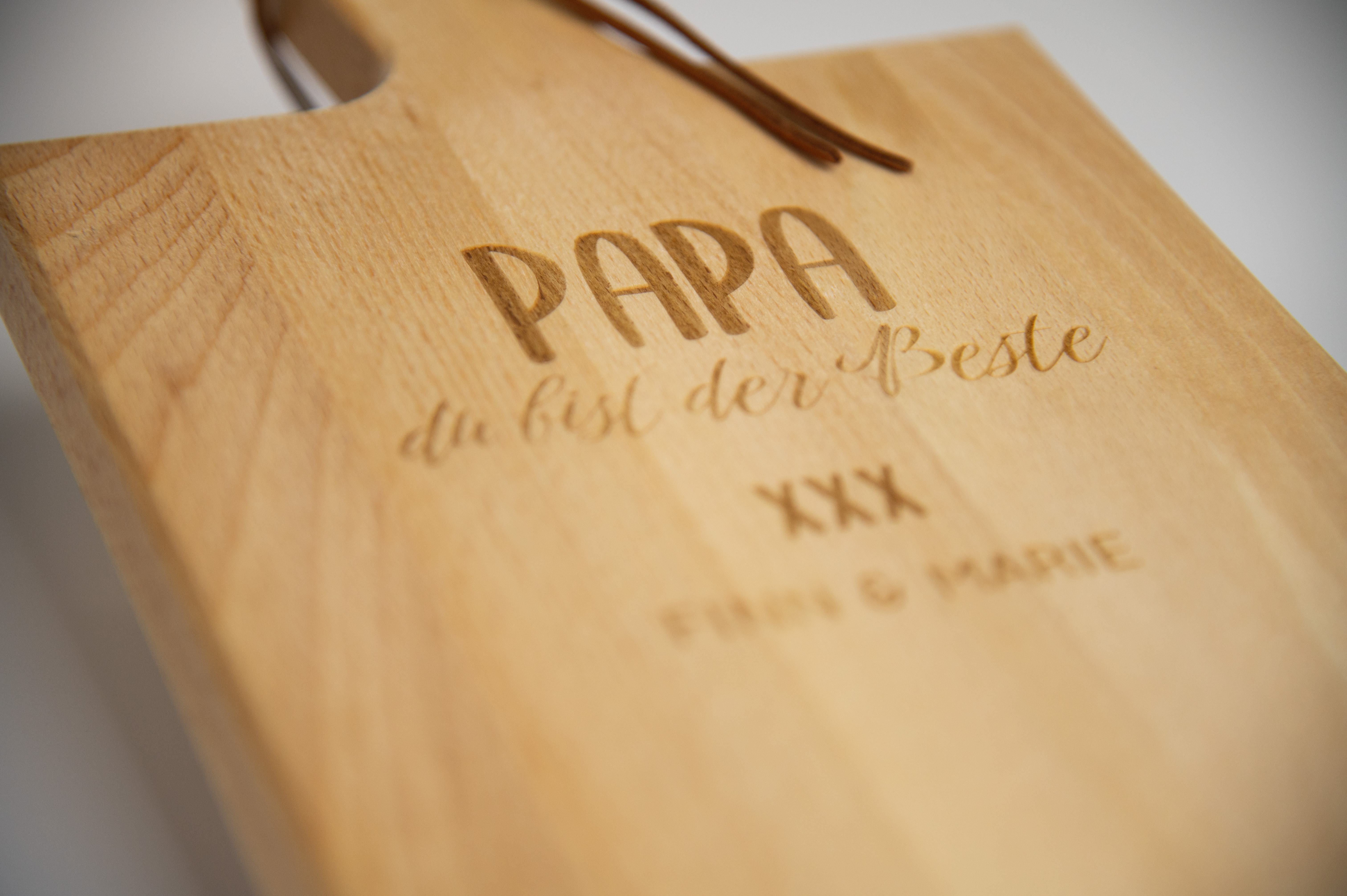 Personalisiertes Schneidebrett für den besten Papa