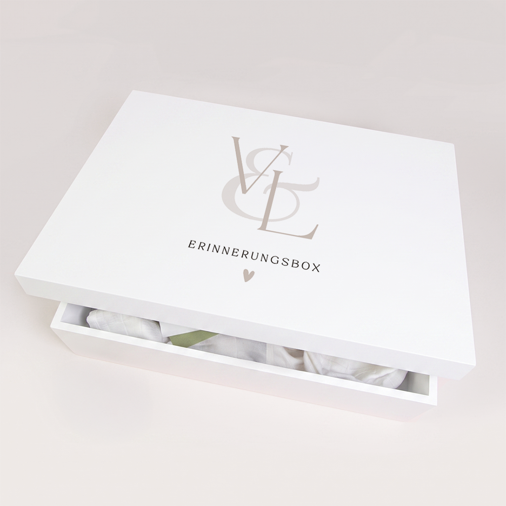 Erinnerungskiste Hochzeit mit Initialen in Beige