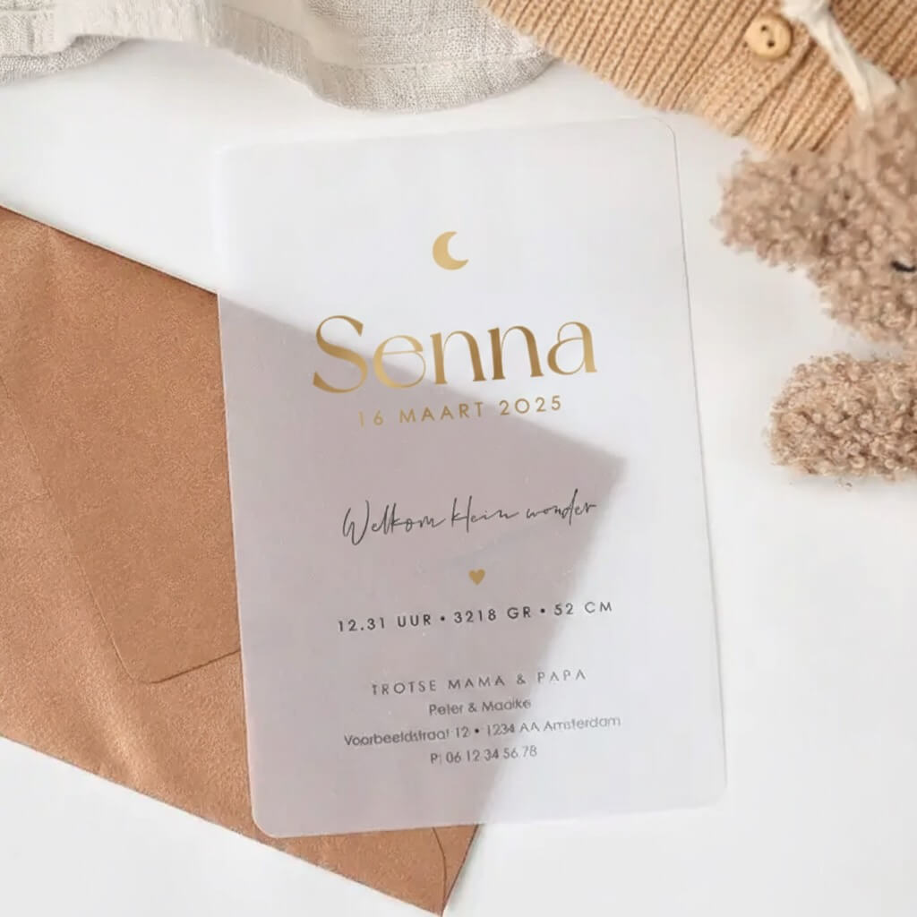 Kalkpapier geboortekaartje met maantje in mat goudfolie