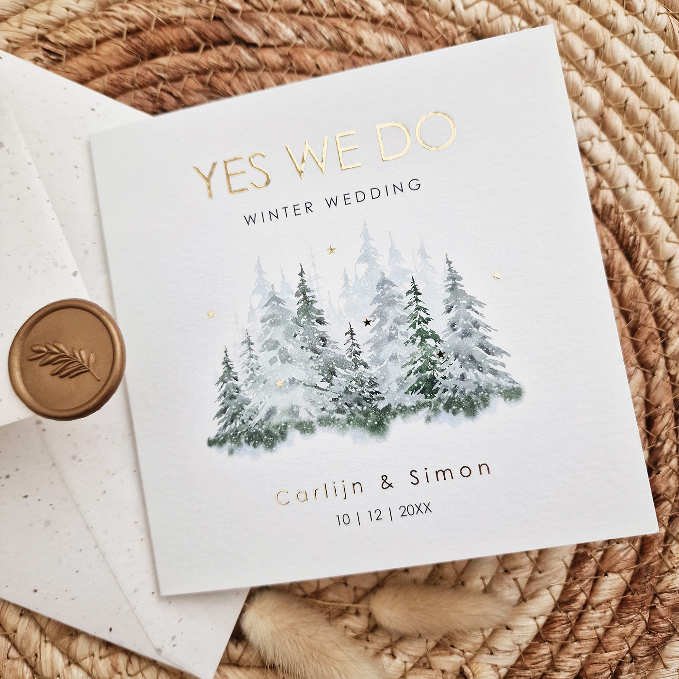 Winter wedding trouwkaart groen forrest goudfolie vierkant
