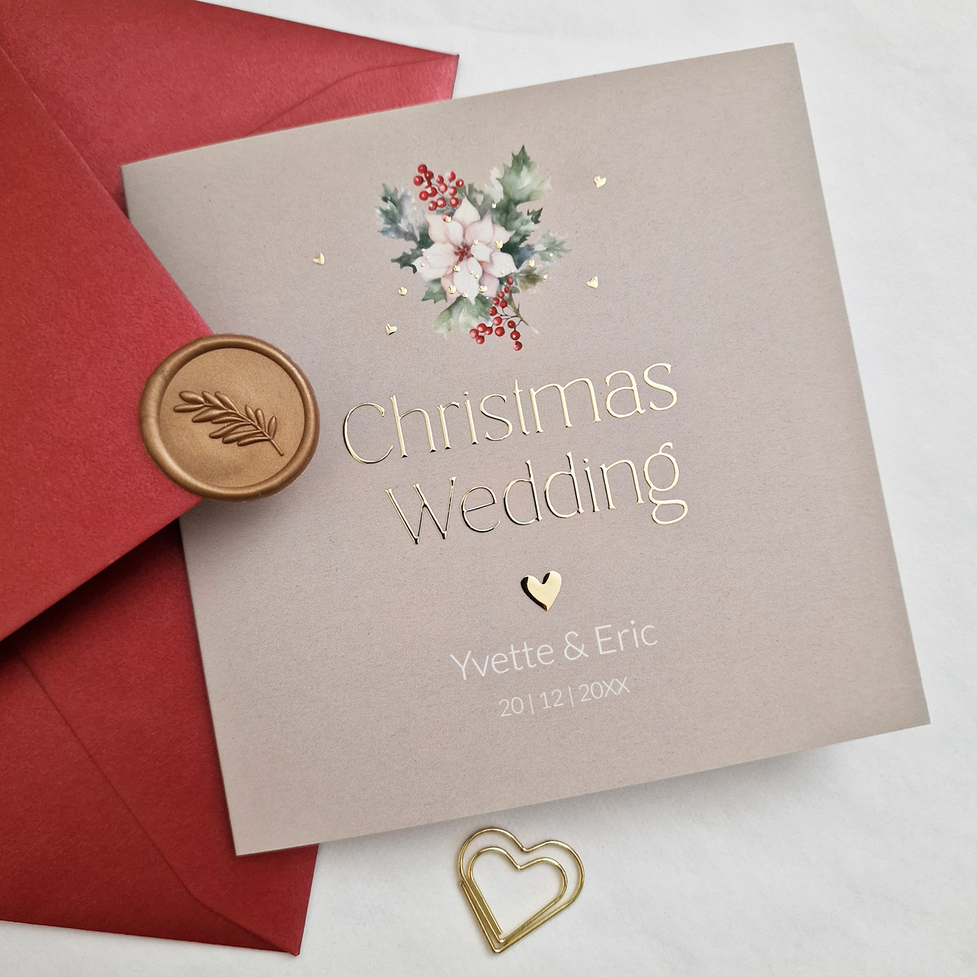Kerst trouwkaart beige kersttakjes goudfolie vierkant