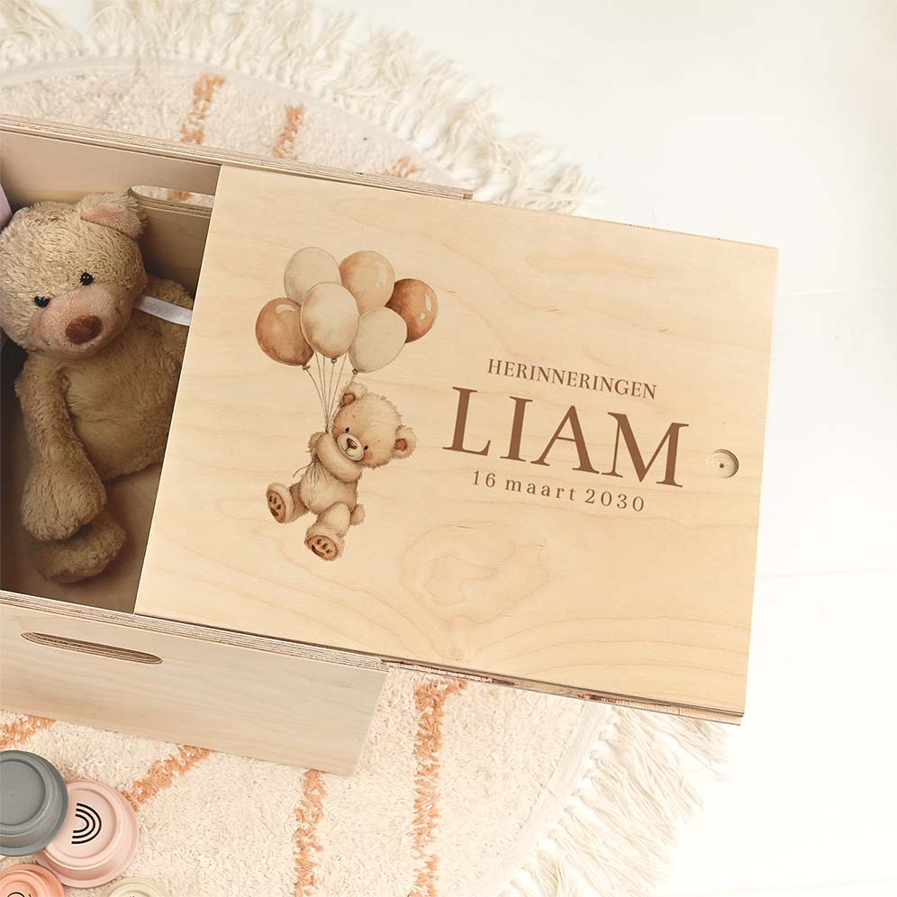 Memorybox met lief teddybeertje met ballonnen