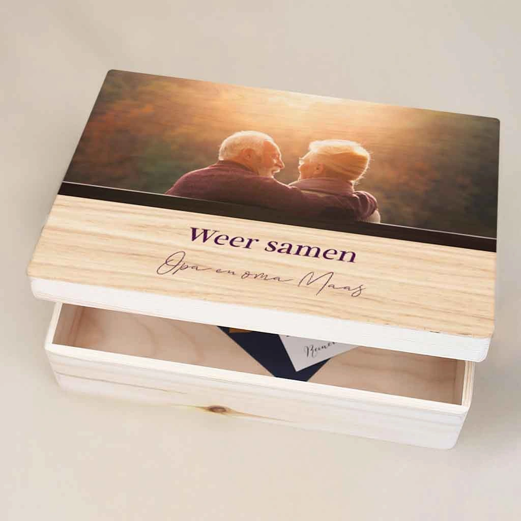 Memorybox opa en oma in hout met persoonlijke naam
