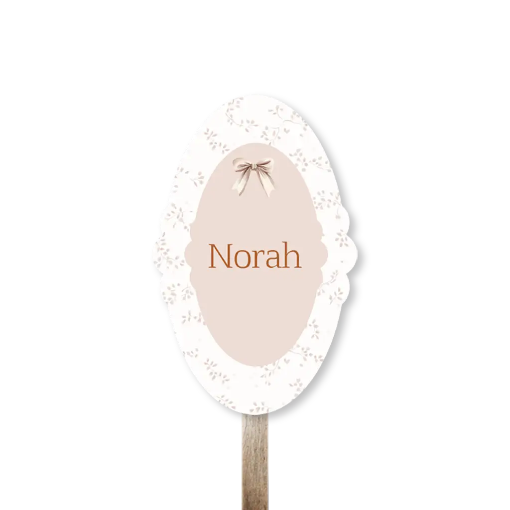 Tuinbord in bijzondere vorm met beige strikje en lichtroze bloemen 