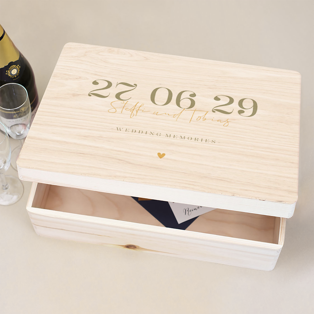 Erinnerungsbox zur Hochzeit in Grün mit großem Datum