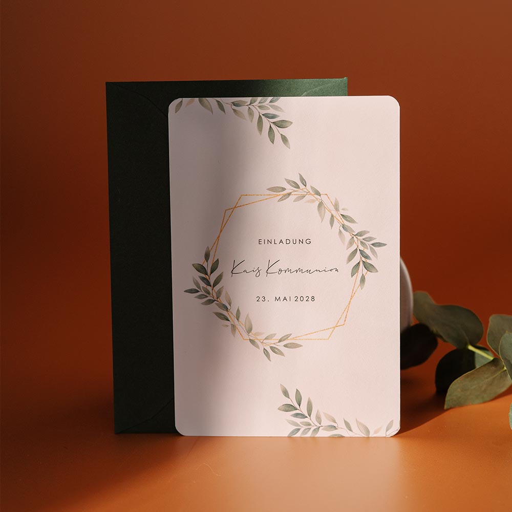 Einladung zur Kommunion mit Zweigen, Blättern und Geometrie