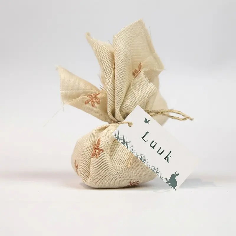 Doopsuiker labeltje met silhouet van konijntje in gras - per 10 stuks