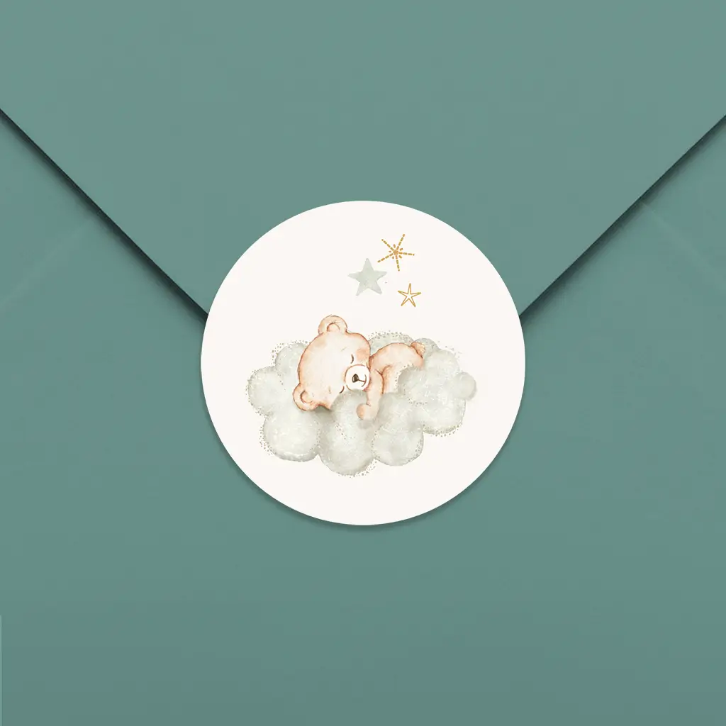 Sluitsticker in beige met beer in wolken - per 25 stuks