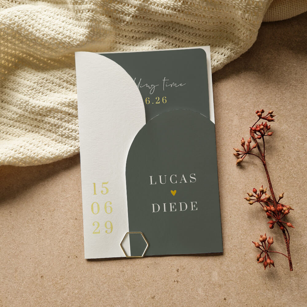 Rustig insteekmapje voor een trouwkaart met foliedruk