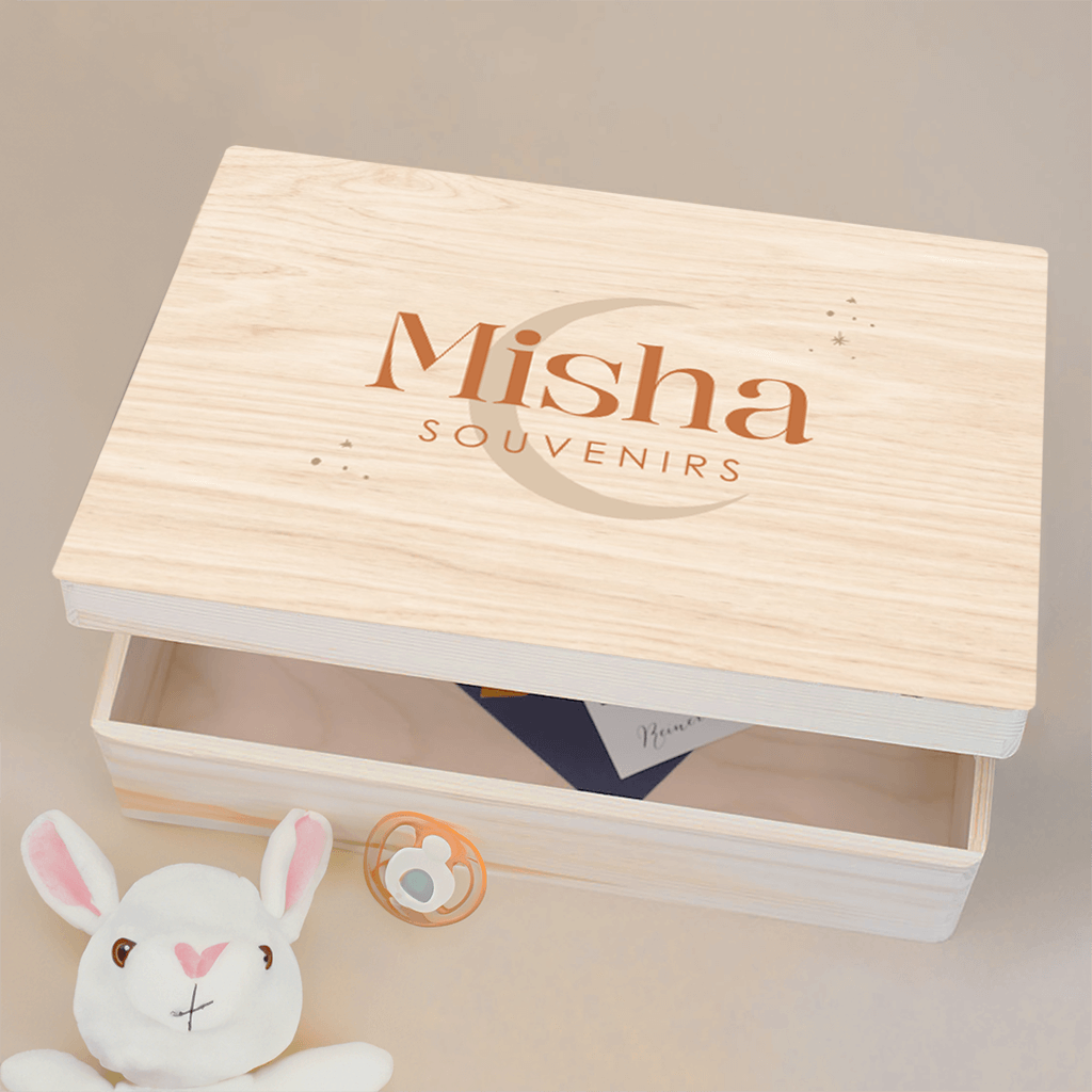 Boîte à souvenirs avec une fine lune et des étoiles