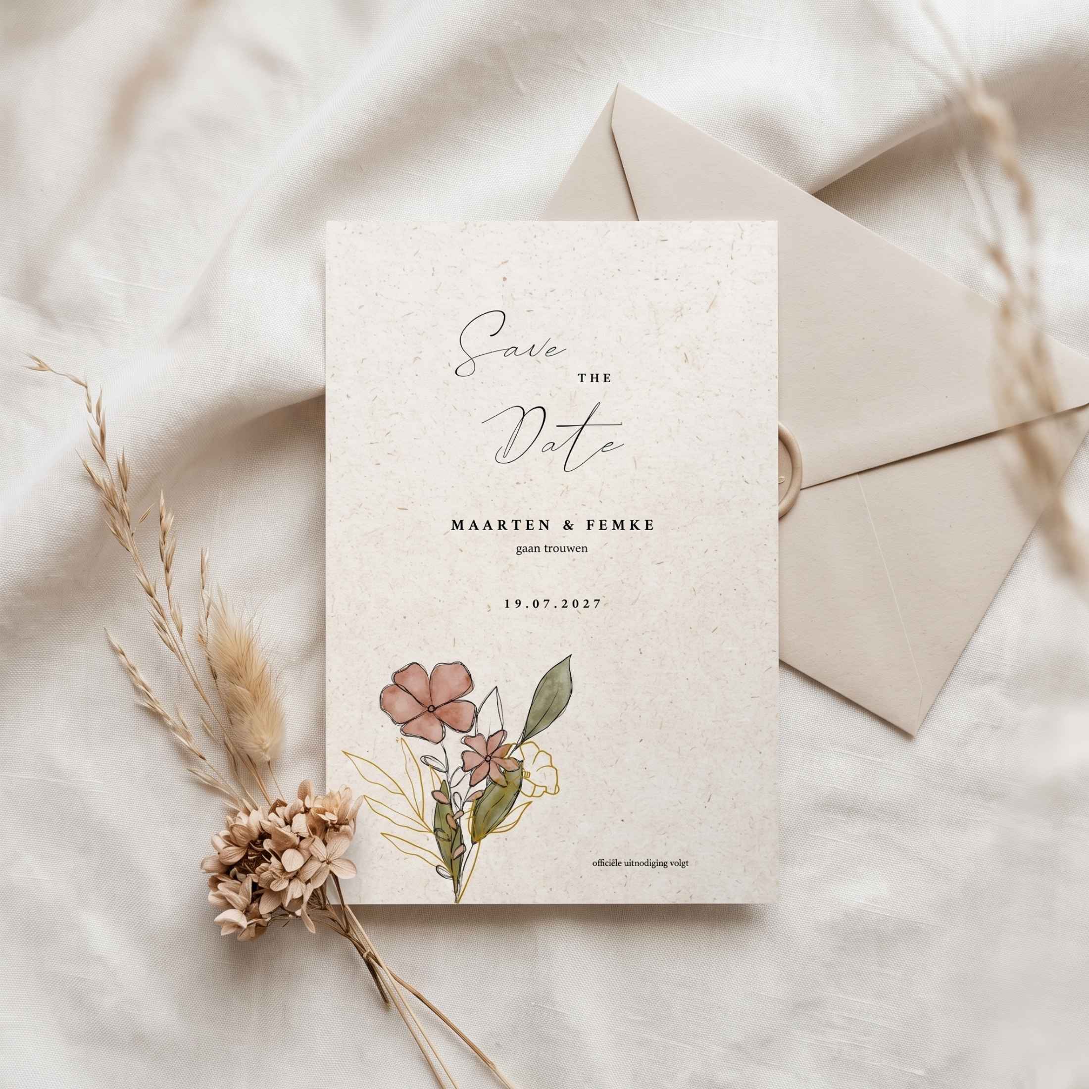 Save the Date recycle look bloemen goudfolie