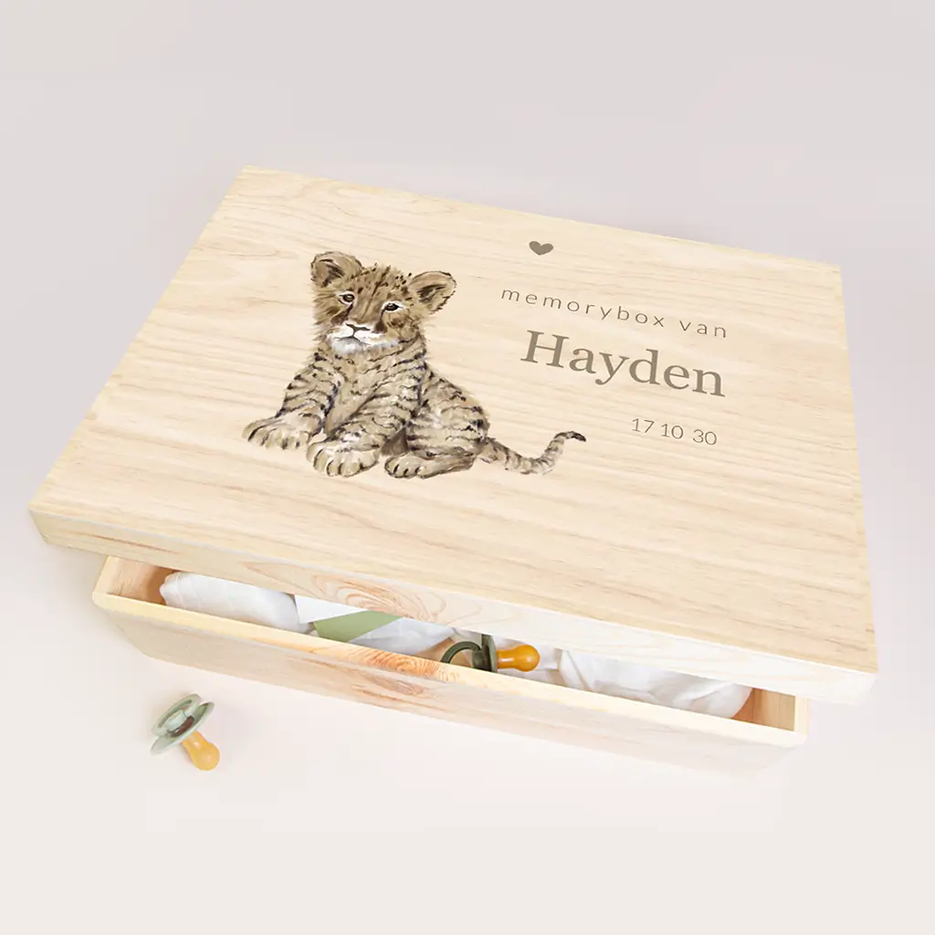 Stoere memorybox met tijgertje en naam