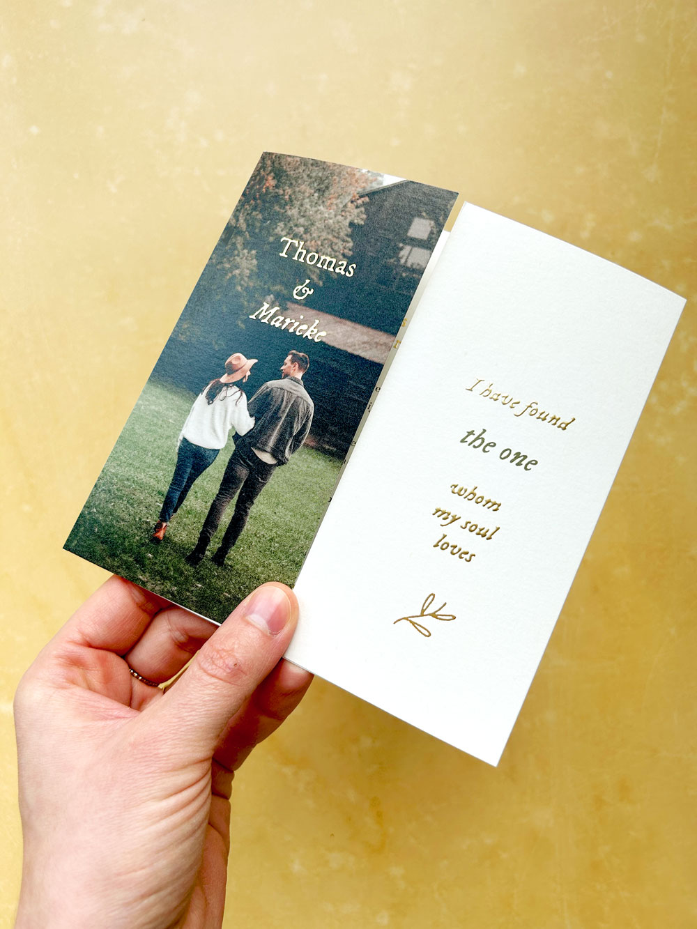 Trouwkaart met foto en bijbeltekst | Luikvouw trouwkaart