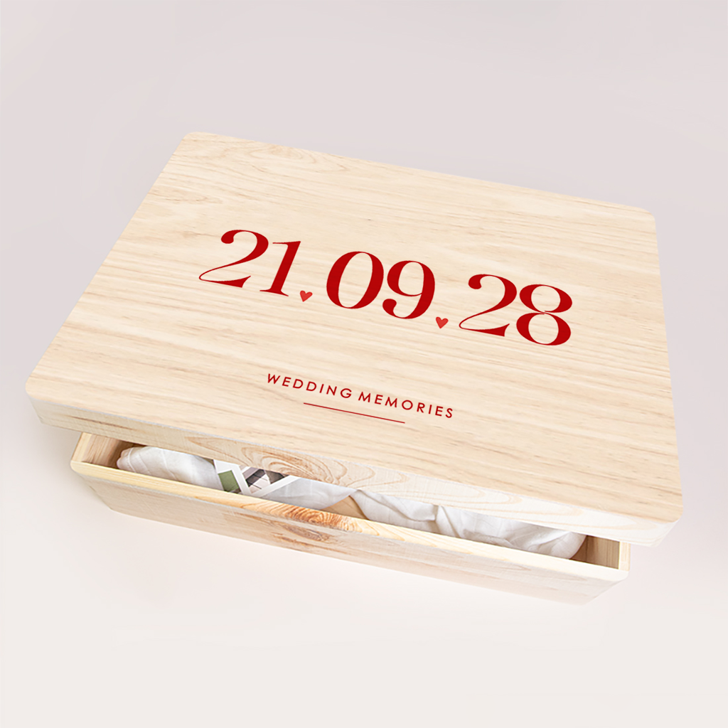 Colorblocking Erinnerungsbox Hochzeit mit großem Datum und Herzchen