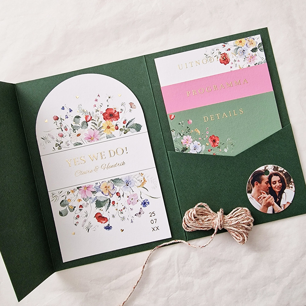 Pocketfold trouwkaart veldbloemen rood geel goudfolie